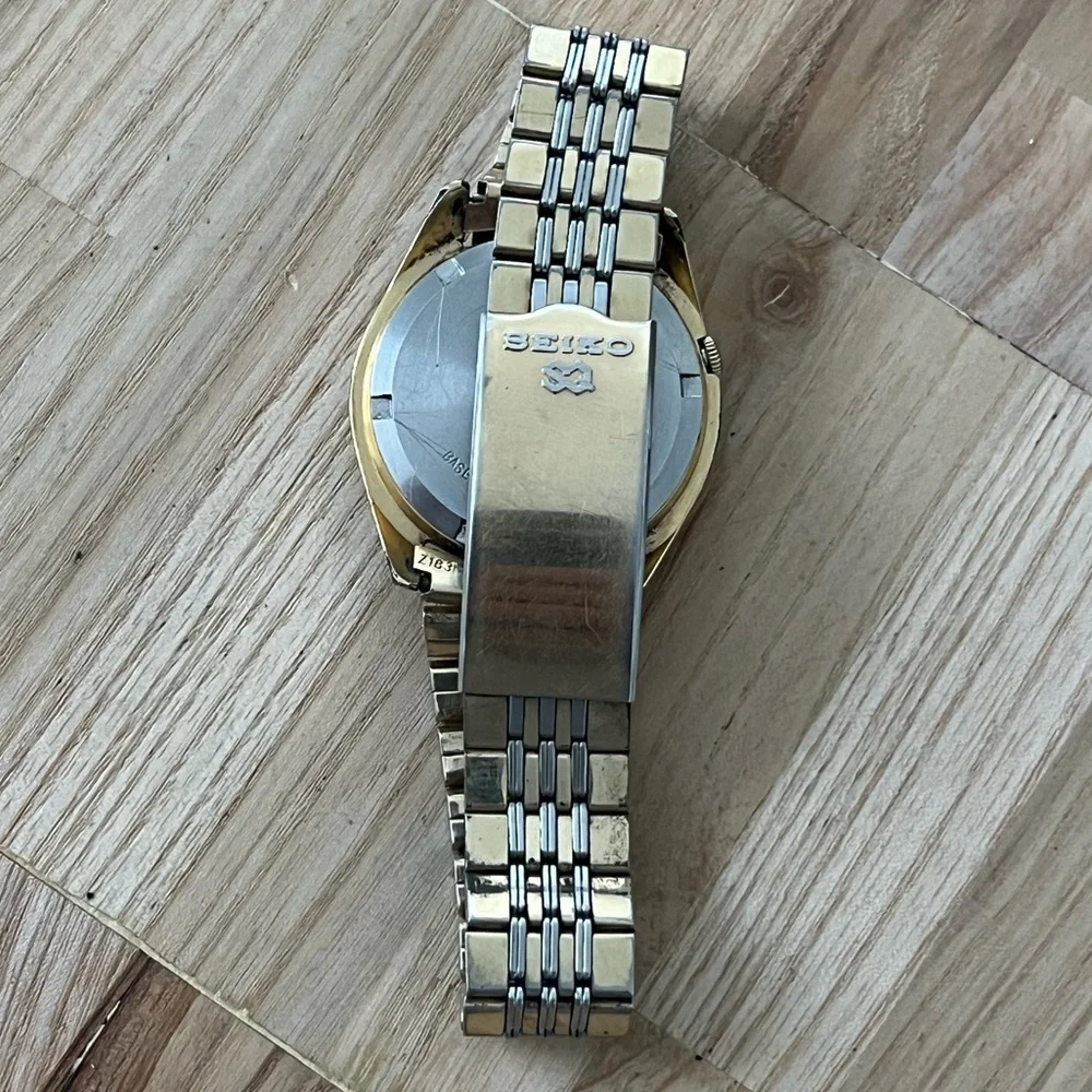 Seiko Automatic 17 Jewels Rare Vintage Men’s Watch Two-Tone Bracelet Gold Dial